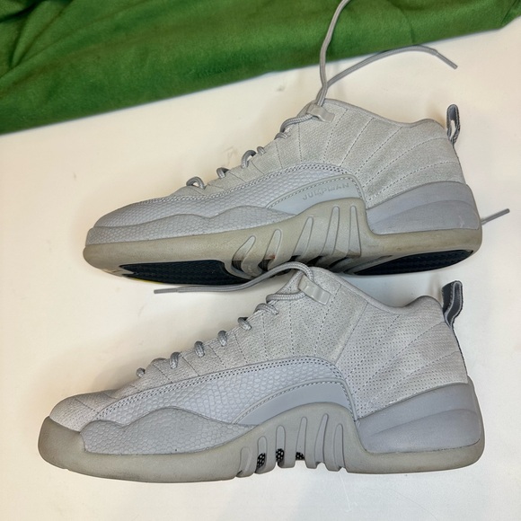AIR JORDAN 12 RETRO LOW BG. Size 6.5Y. - Picture 4 of 10